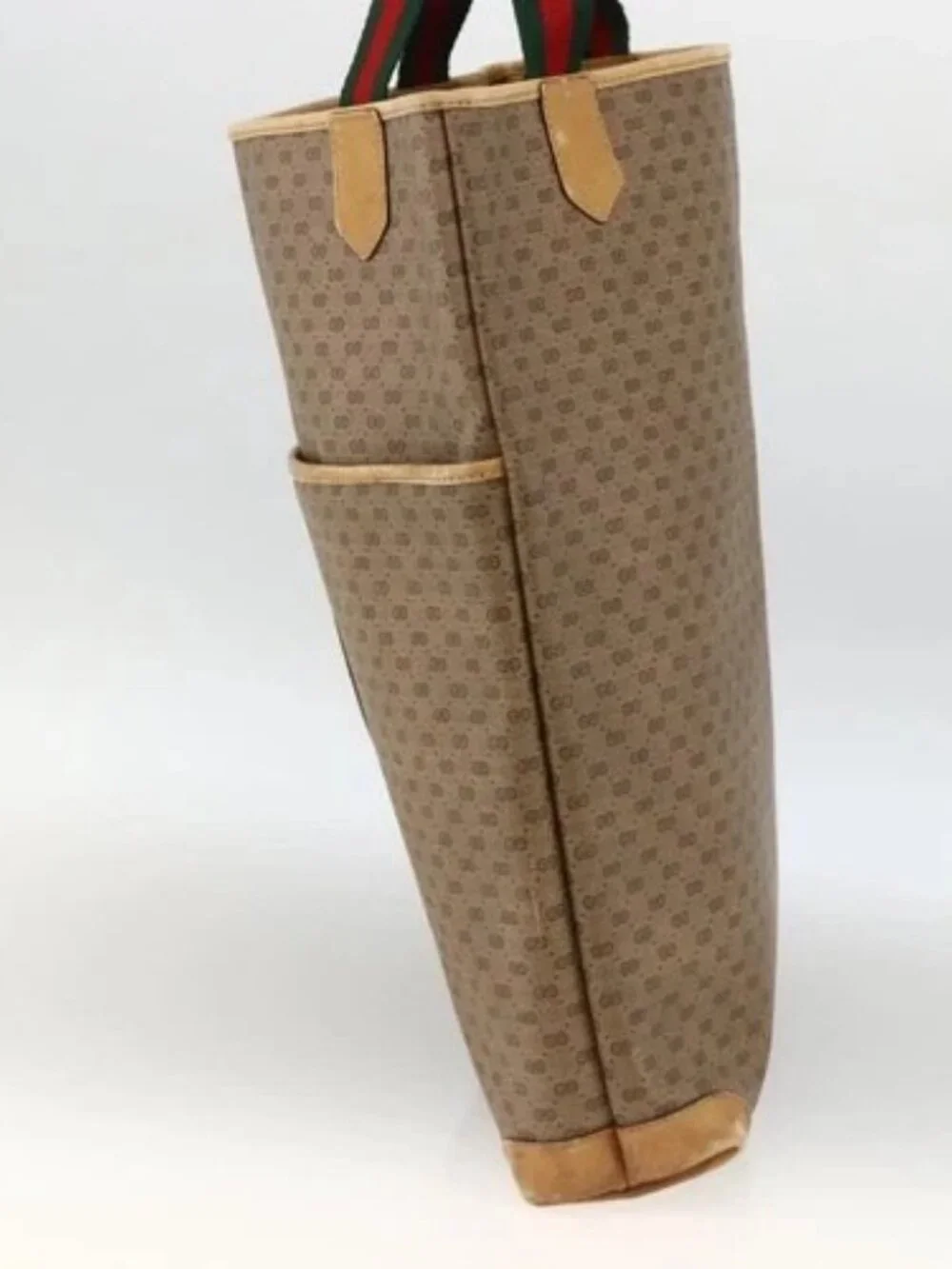 Gucci brand	gucci color	beige